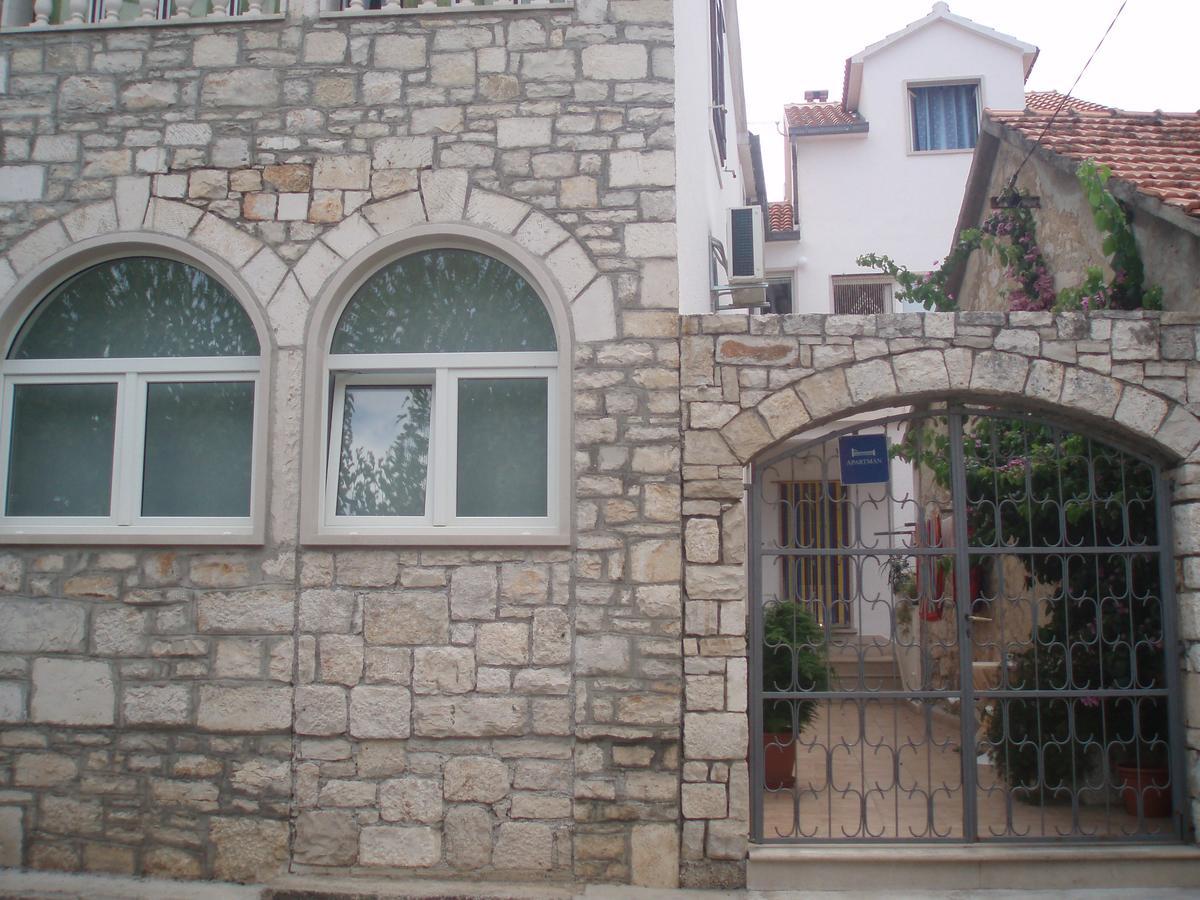 Old Town Center Apartments Supetar Dış mekan fotoğraf